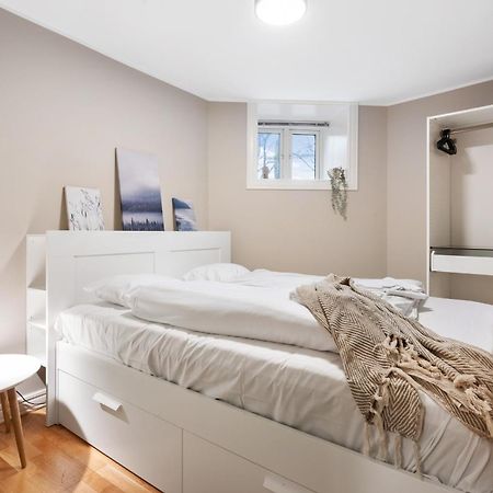 New! Modern City Apt: Central W/ Private Entrence Apartment Bergen Exterior photo